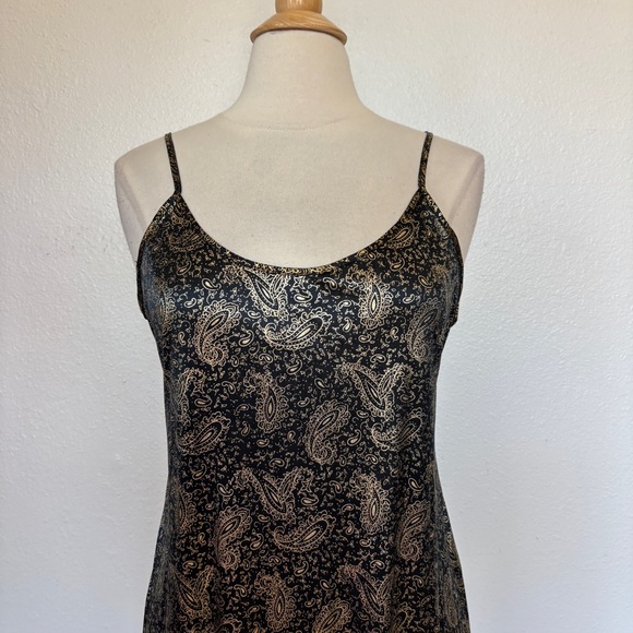 Vintage Black and Gold Paisley Chemise - Picture 4 of 11